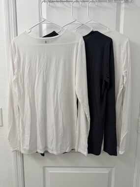 Bundle of 3 EASY Stretch Long-Sleeve Underscrubs Shirts - 2 White & 1Dark Gray